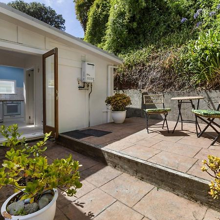 Peaceful & Private City Cottage With Carparks Wellington Esterno foto