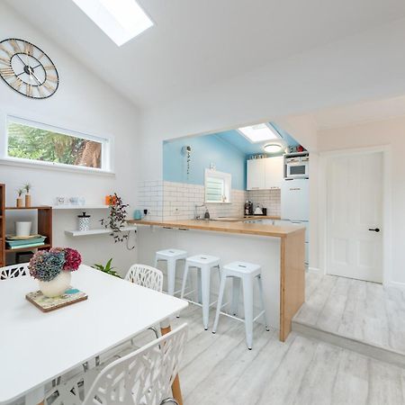 Peaceful & Private City Cottage With Carparks Wellington Esterno foto